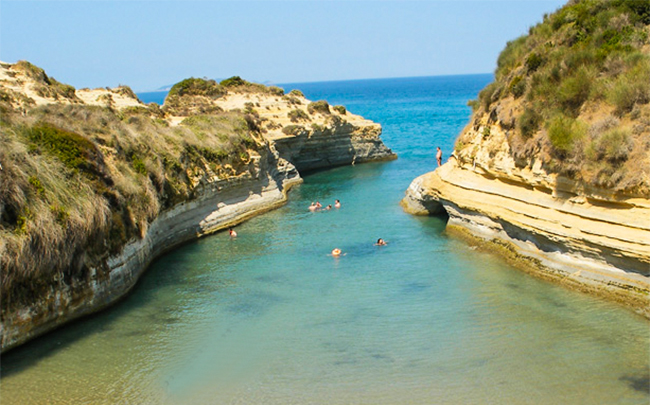 corfu-canal-love